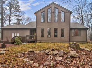 67 Chestnut Rd, Lake Harmony, PA 18624