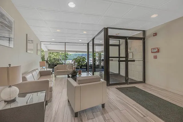 1120 Warburton Ave #1F — Photo 4