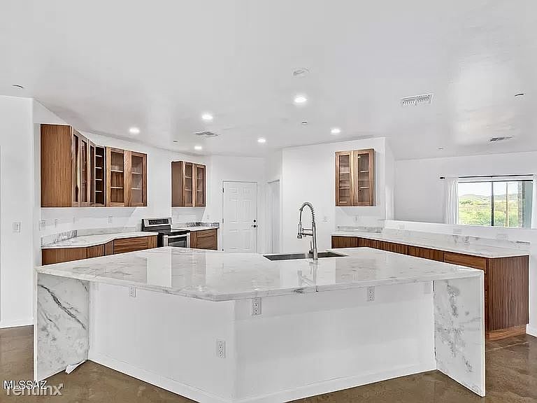 218C74A3-6874-4E3A-9F90-CFBFB32669FC