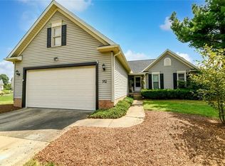 542 Picadilly Cir, Akron, OH