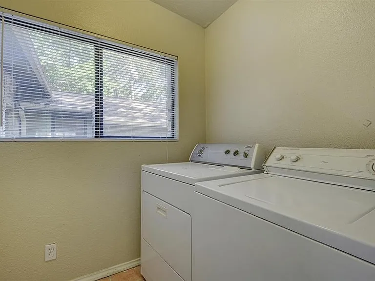 4405 Barrow Ave #B — Photo 15