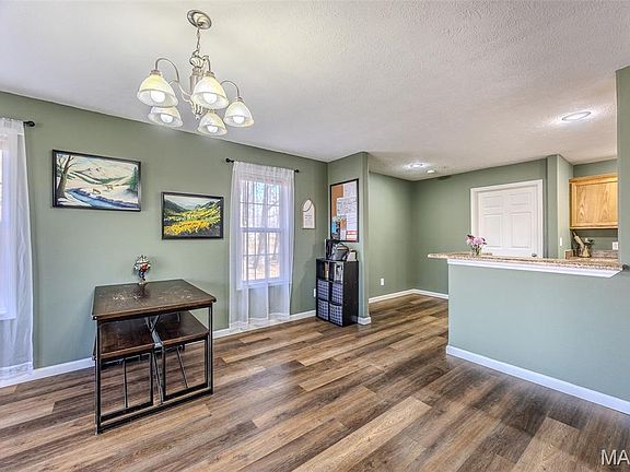 4th image of 21046 Larson Rd