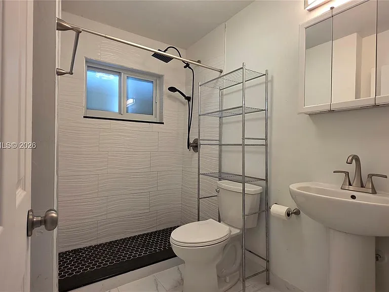 3325 S Lake Dr — Photo 14