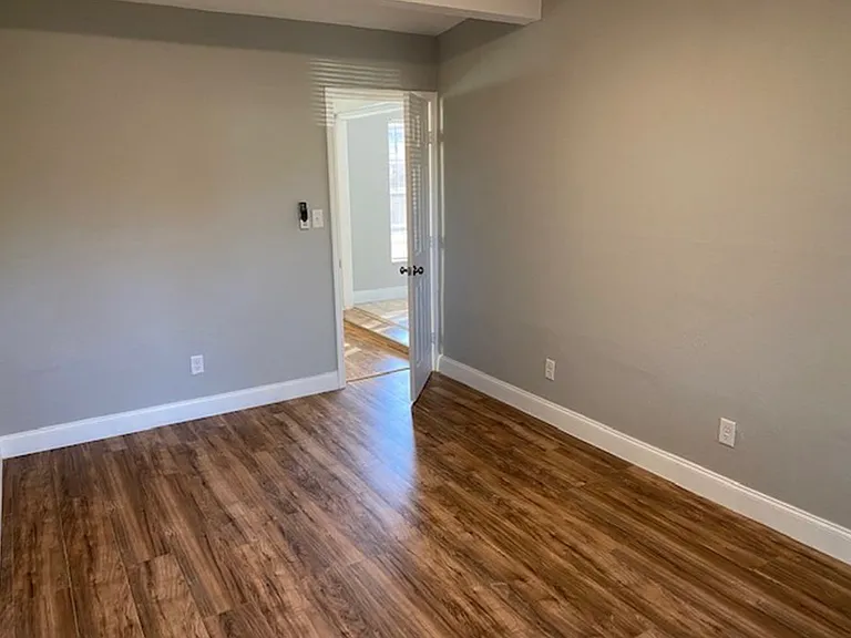 1503 Hampton Rd — Photo 9