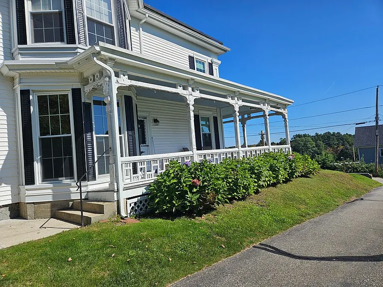 36 Pleasant St — Photo 2