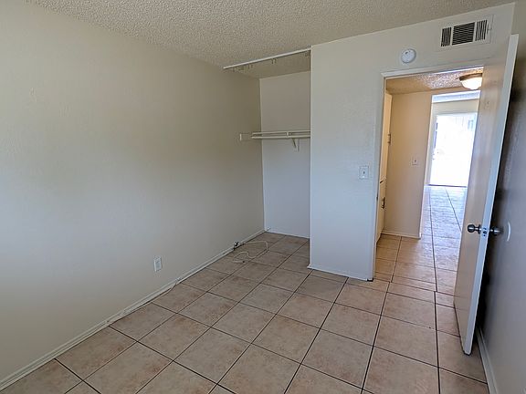 5th image of 18389 Jonathan St