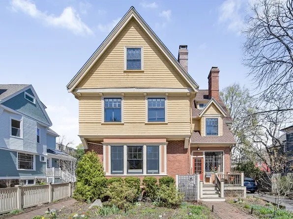 35 Waverly St Unit 35, Brookline, MA 02445