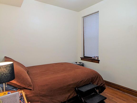 3rd image of 2420 S Oakley Ave #1R