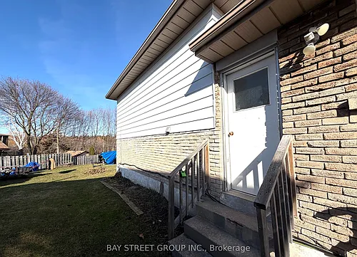 445 Harcourt Dr Photo 1