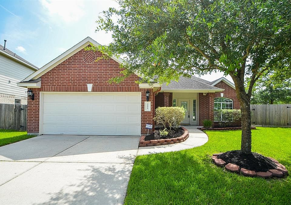 1st image of 32419 Golden Oak Park Ln