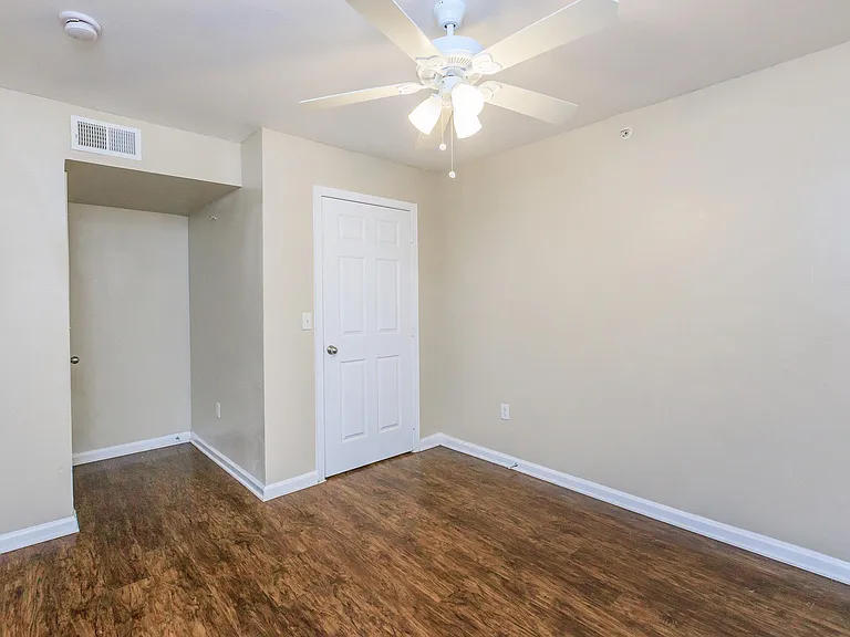 Spring Oaks Apartments — Photo 15