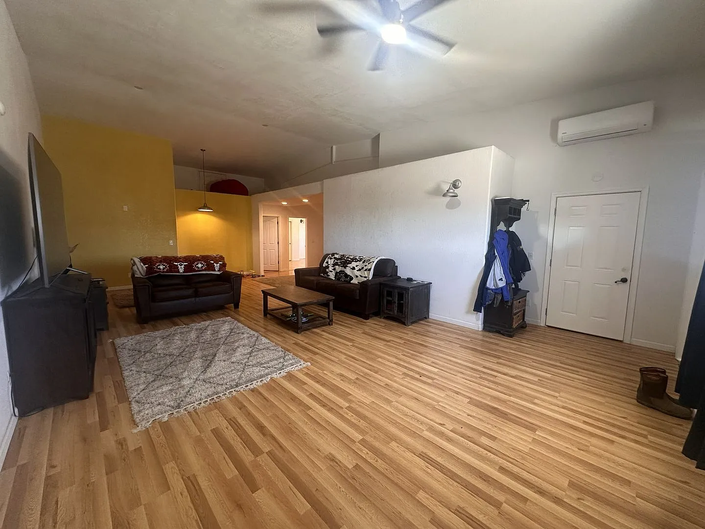 2 bedroom, 1 bathroom home — Photo 3