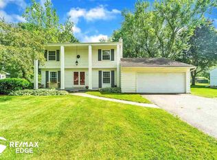 5317 Mapletree Dr, Flint, MI 48532