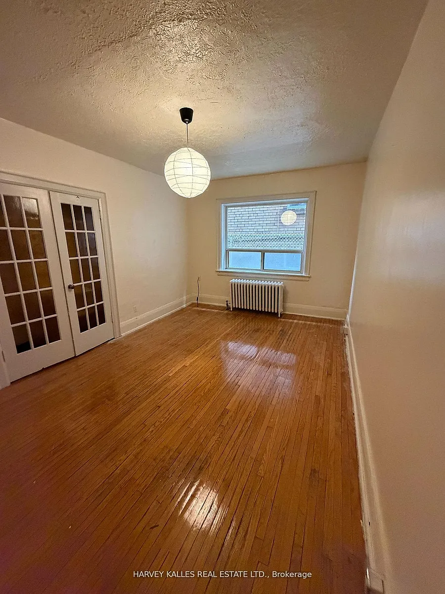 Building Photo - 105 Kenwood Ave #103