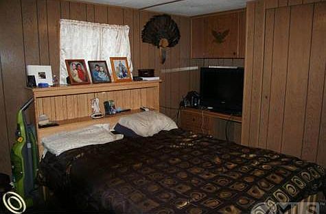 Marlette Rd Bed1.JPG