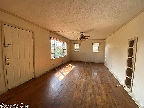 4th image of 4931 Pike Ave