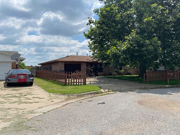 3rd image of 120 S Eastgate Dr