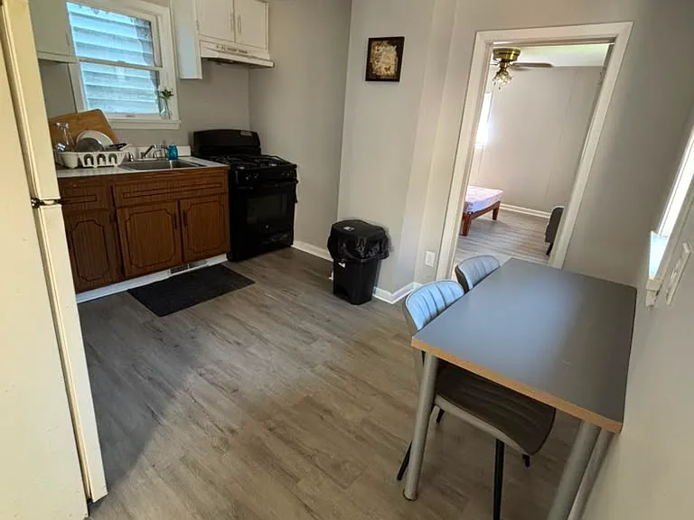 411 Beaver St — Photo 3