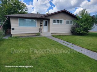 9072 52nd St NW, Edmonton, AB T6B 1G2