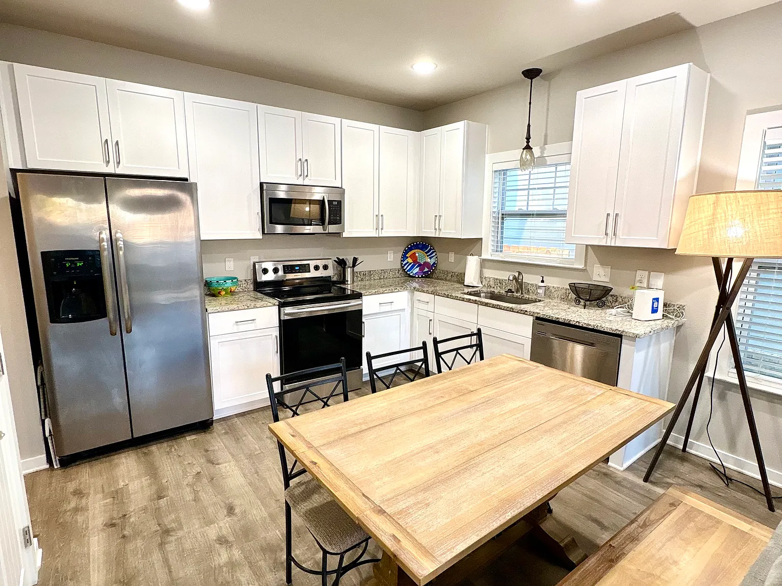 3 bed, 1216 sqft, $2,700 — Photo 3
