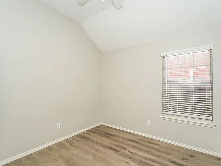 4617 Seneca Dr — Photo 14