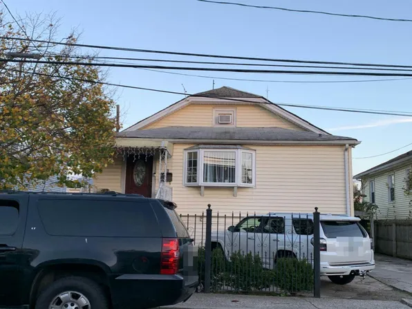 46 Saint George Pl, Inwood, NY 11096