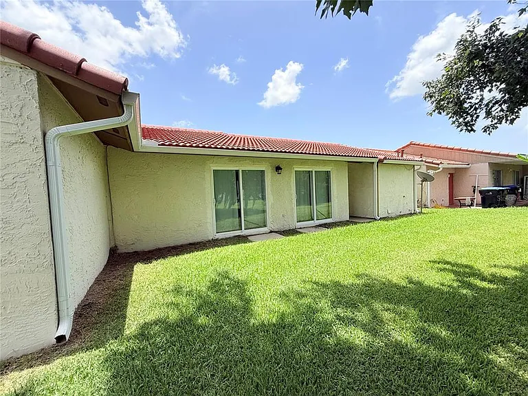 10122 Mason Dixon Cir — Photo 28
