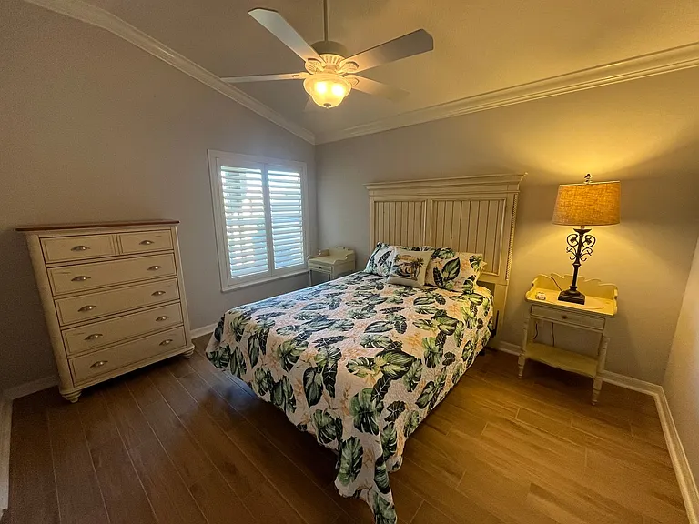 724 Yager Ln — Photo 9