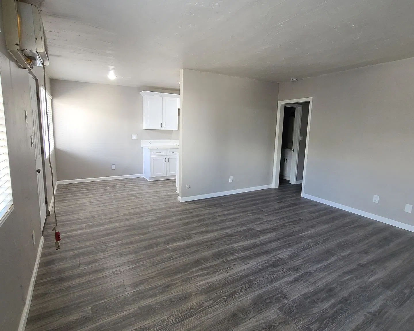 Previously Remodeled 2-bedroom 1 bath in Eagle Rock with 2 parking spaces! — Photo 3