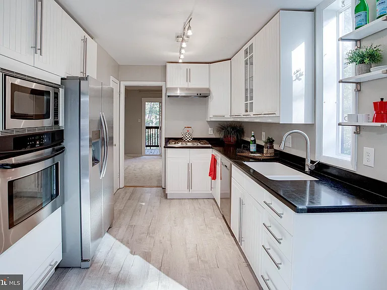 12303 Mulberry Ct — Photo 15