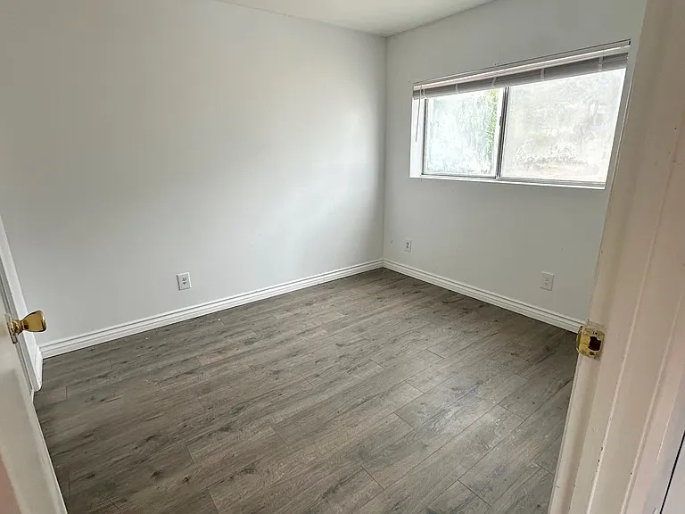 733 Canada Trl — Photo 15