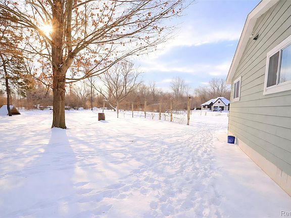 4th image of 22341 Bell Rd