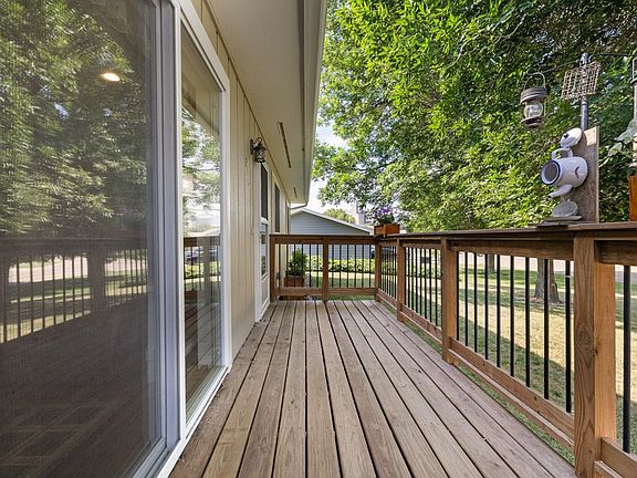 2nd image of 2548 Belview Dr