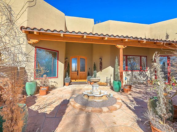 2nd image of 475 Avenida C De Baca