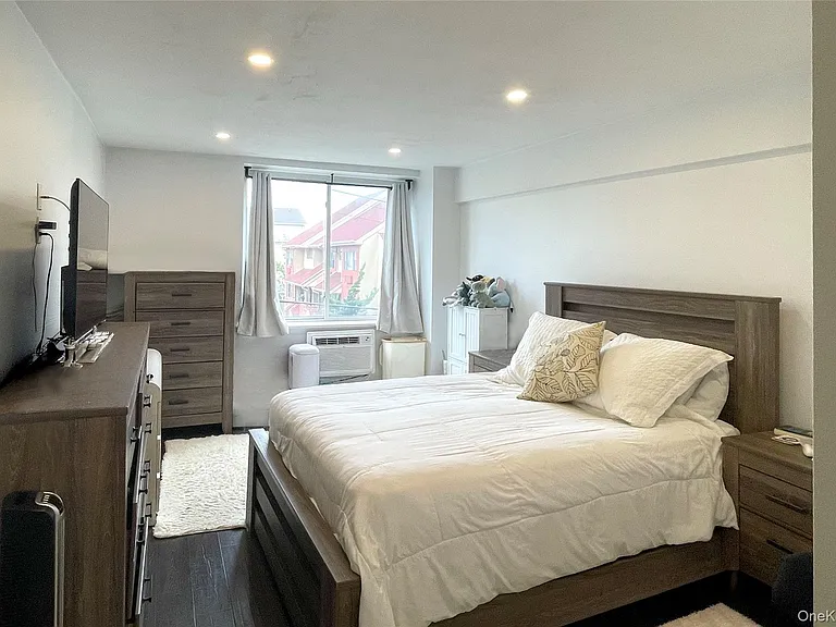 650 Shore Rd #2N — Photo 7