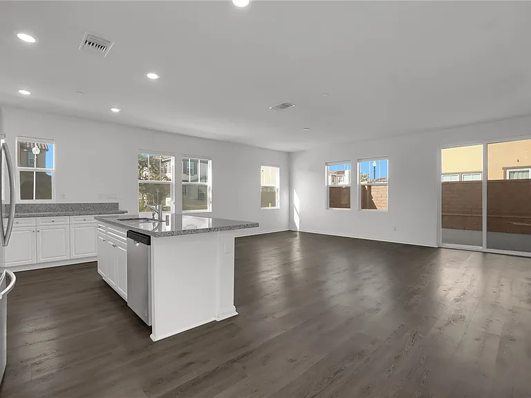 3994 E Catalina St — Photo 4