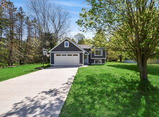13836 Windemere Dr NW, Grand Rapids, MI 49534