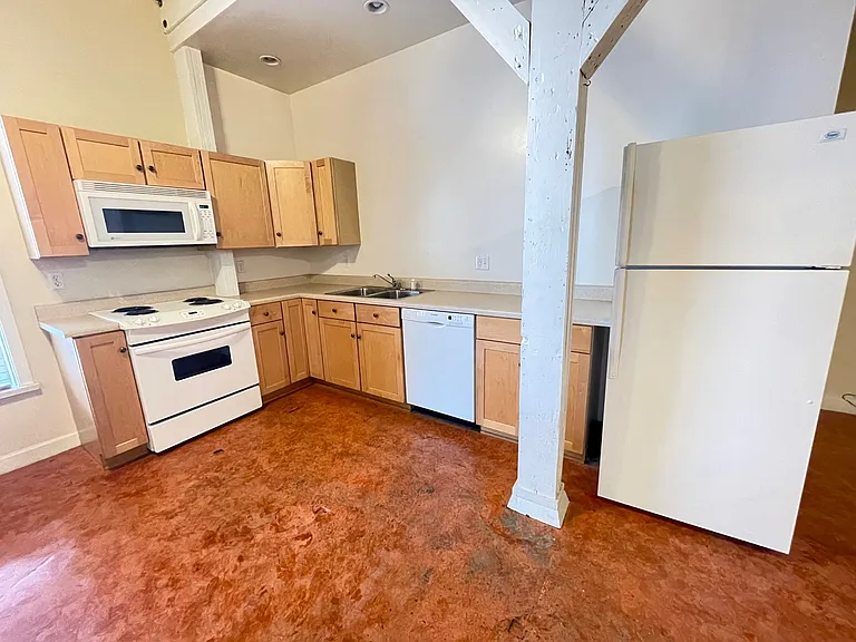 15 1/2 S Jefferson St #1 — Photo 3