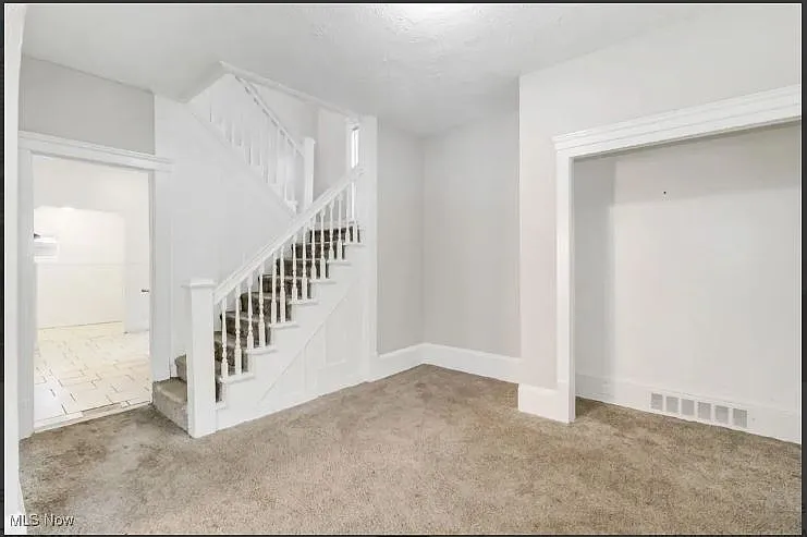 3 bed, 1008 sqft, $1,300 — Photo 3