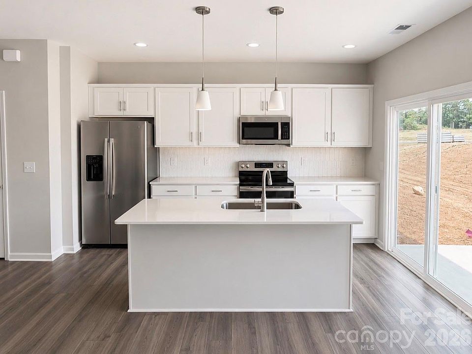 1st image of 3626 Teslow Dr #38
