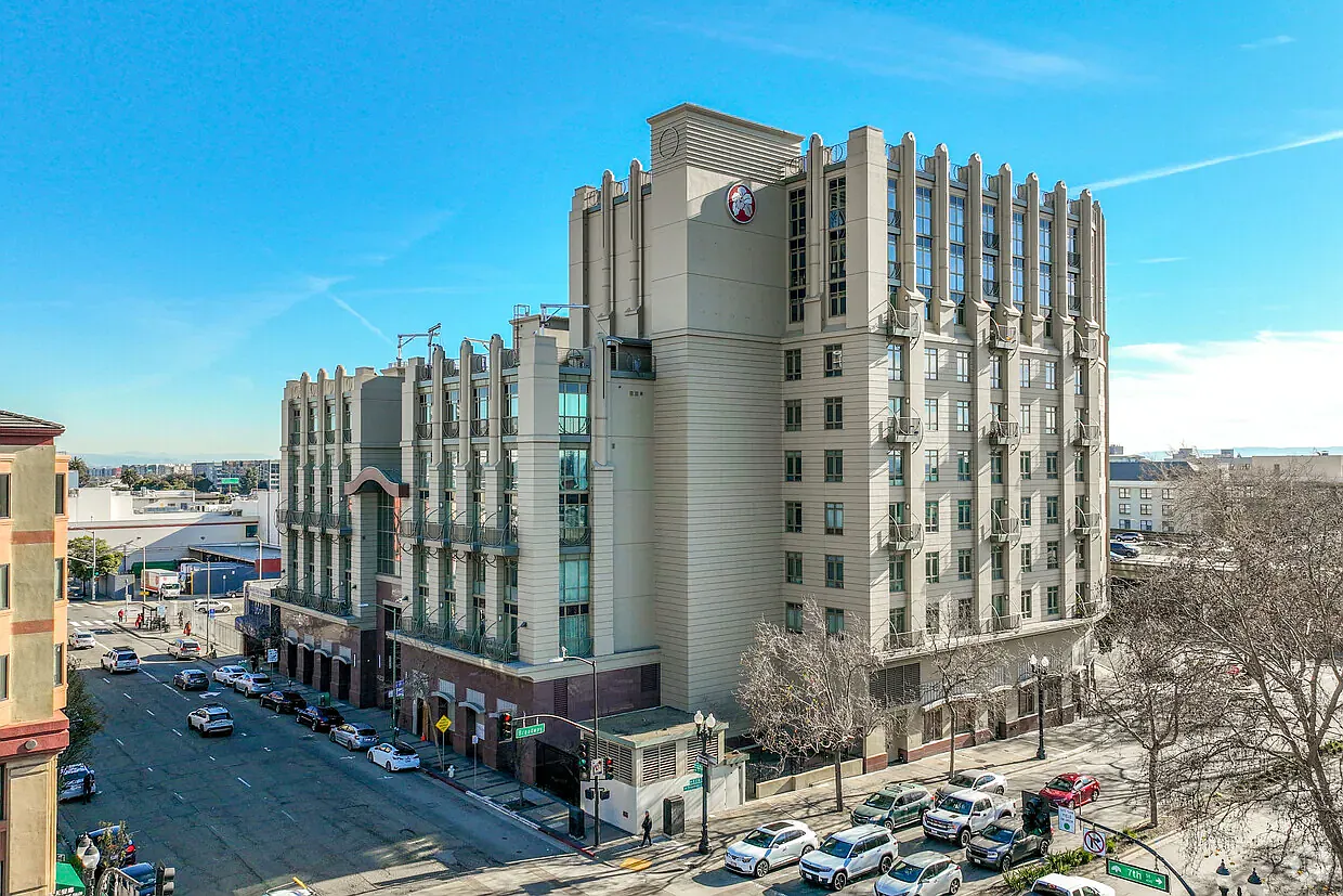 2 bed, 1371 sqft, $3,250 — Photo 1
