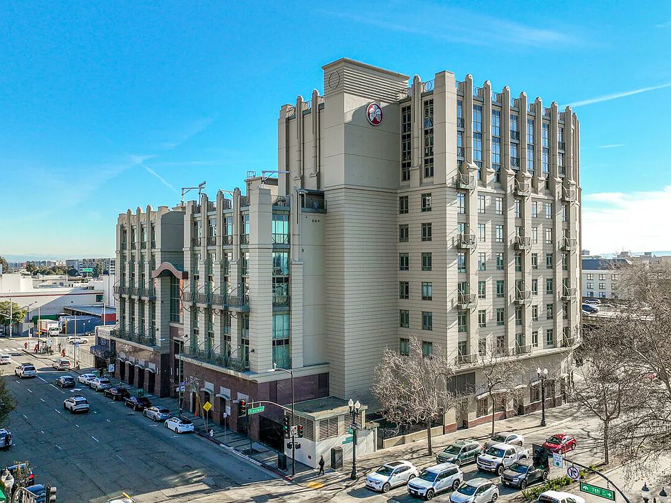 1st image of 423 7th St Unit 404