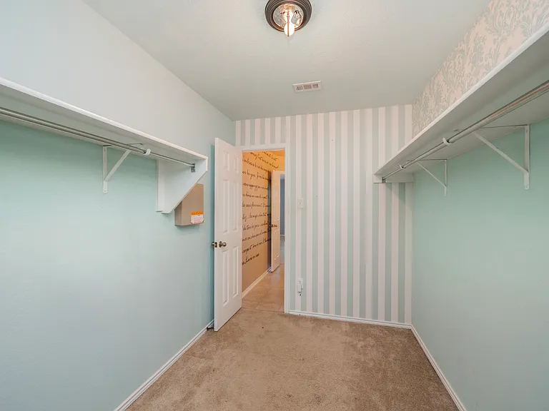 141 Clover Cv — Photo 30