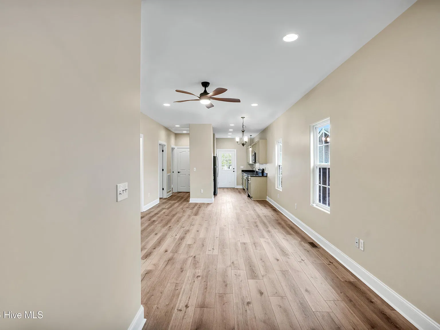 3 bed, 2.0 bath, $1,950 — Photo 4