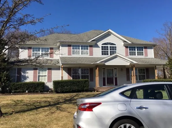 4 Jenna Ct, Kings Park, NY 11754