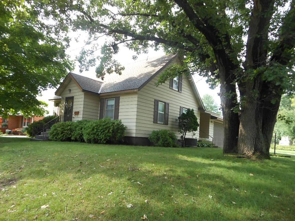 1st image of 513 2nd St S