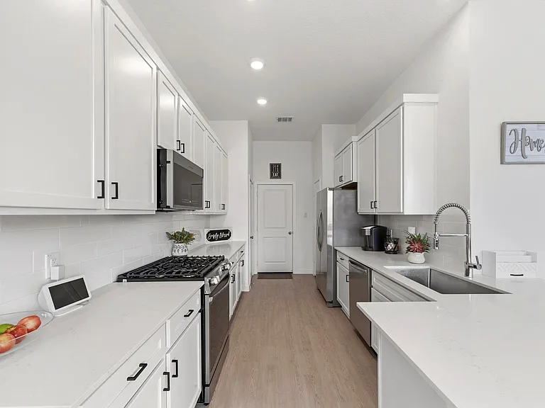 21235 Doubtful Canyon Dr — Photo 13