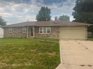 829 E Watermill Rd, Marshall, MO 65340