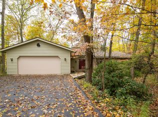 7215 Lakeridge Pl, Kalamazoo, MI 49009