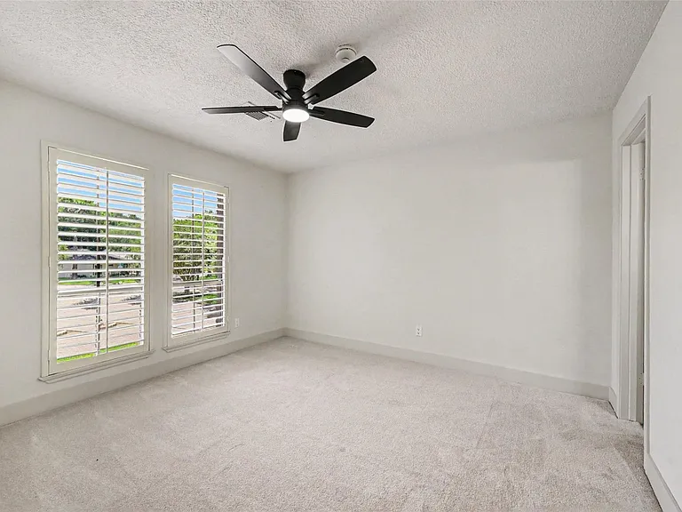 507 Commodore Way — Photo 26